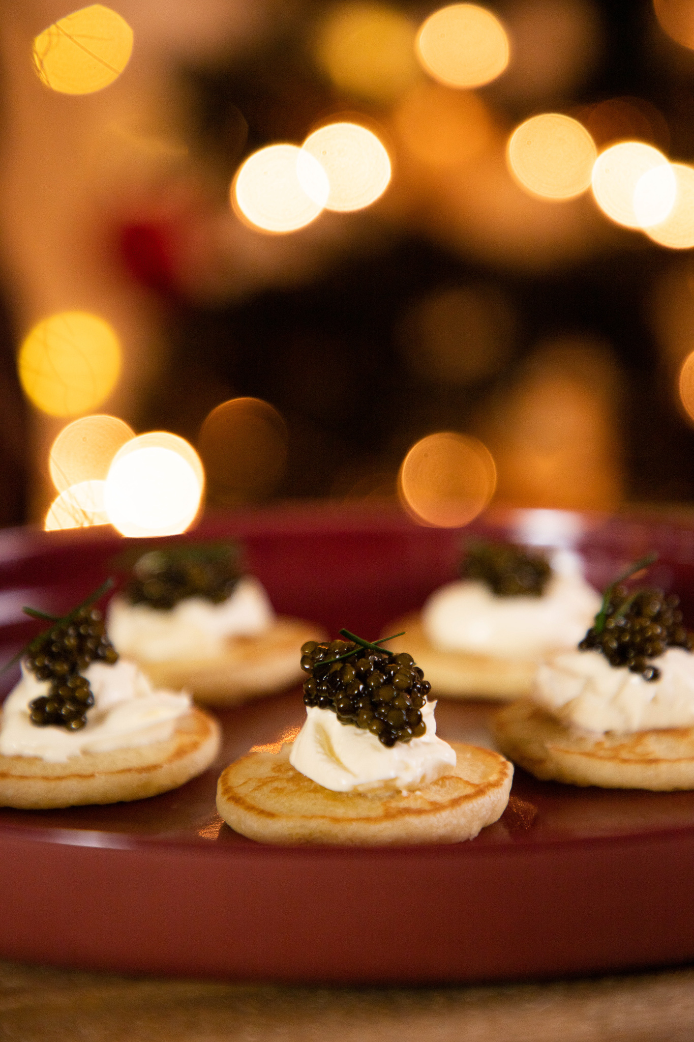 Osietrakaviar mit Blinis und Crème épaisse