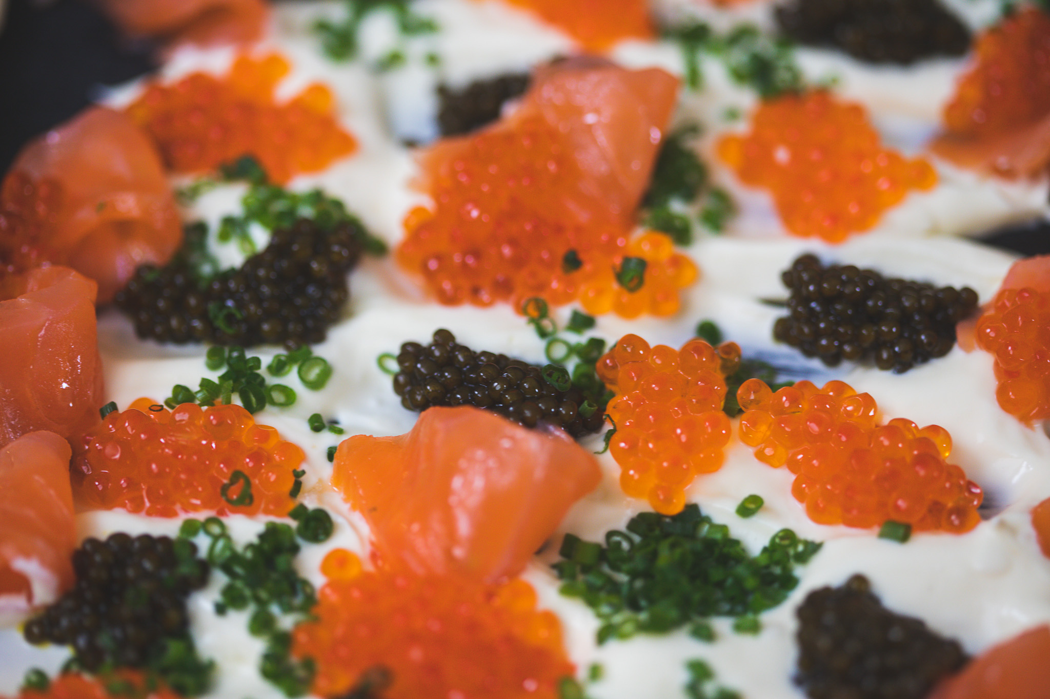 Kaviar, Crème fraîche und Blinis