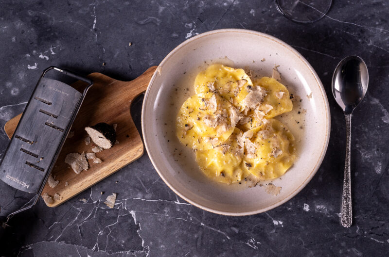 Frische Agnolotti mit Ricotta und Trüffelgeschmack