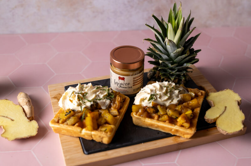 Waffeln mit Ingwer-Ananas Curd