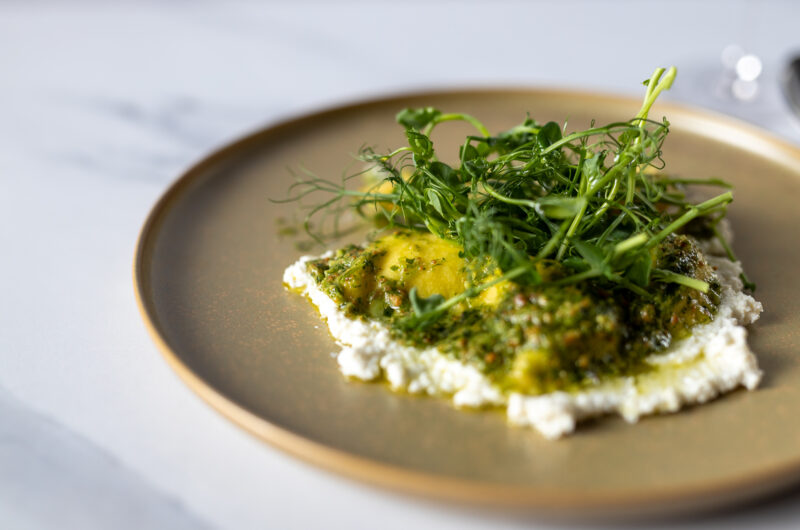 Ricotta Zitronen Ravioli mit Erbsensprossenpesto